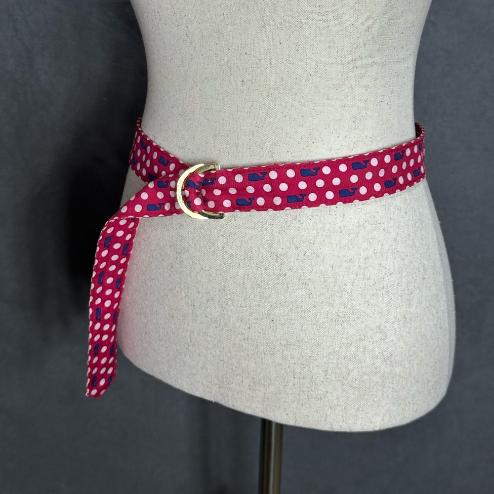 Vineyard Vines Women’s Gold Tone D-Ring Whale Logo Belt Silk Size Medium 06-0112